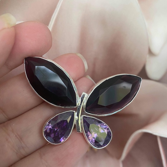 Butterfly Pendant and Earrings Genuine Swarovski - Picture 7 of 8